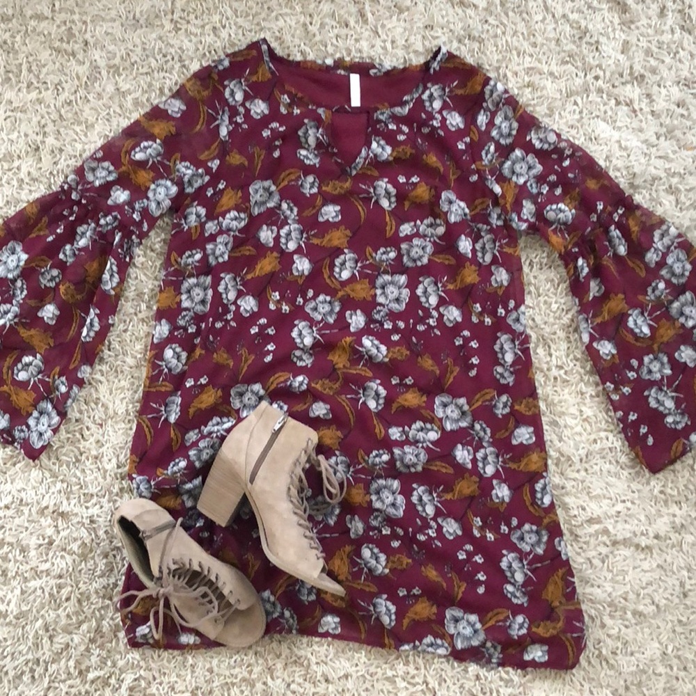 Dress with bell sleeves